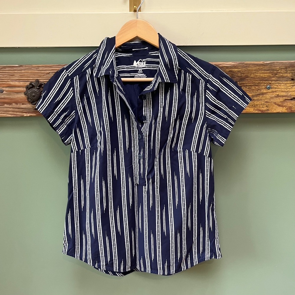 REI Co-op Womens XS Navy Blue White Striped Short Sleeve Button Up Hiking Shirt